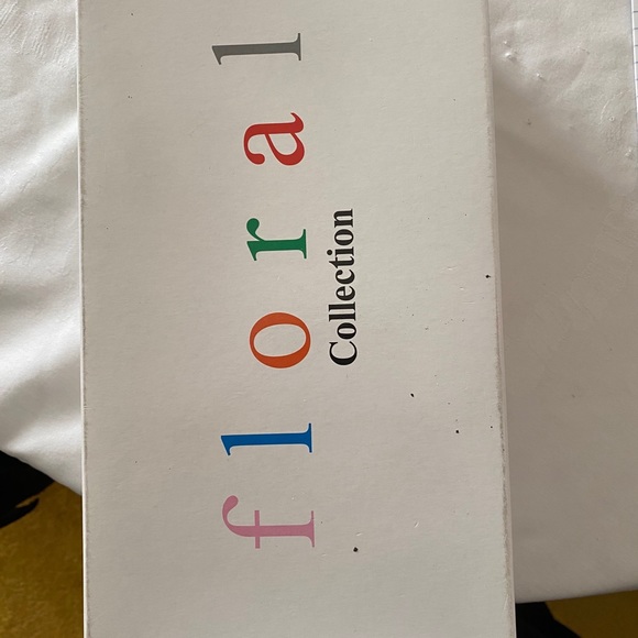 Floral Collection Women’s Evening Shoe - Picture 9 of 9